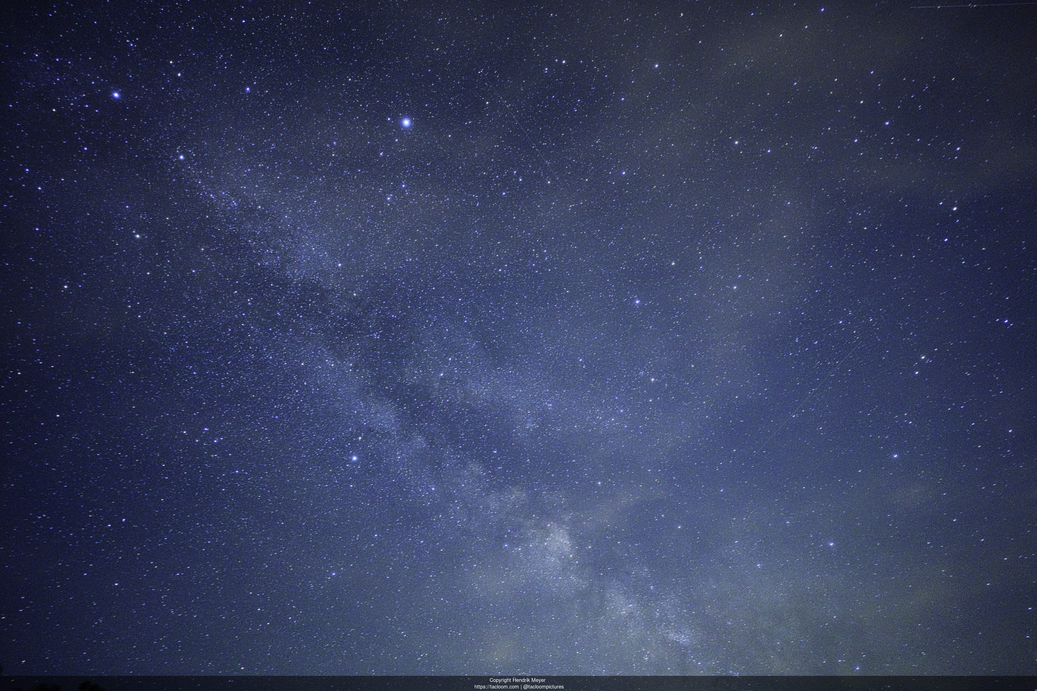 A picture of a clear sky with the milky way